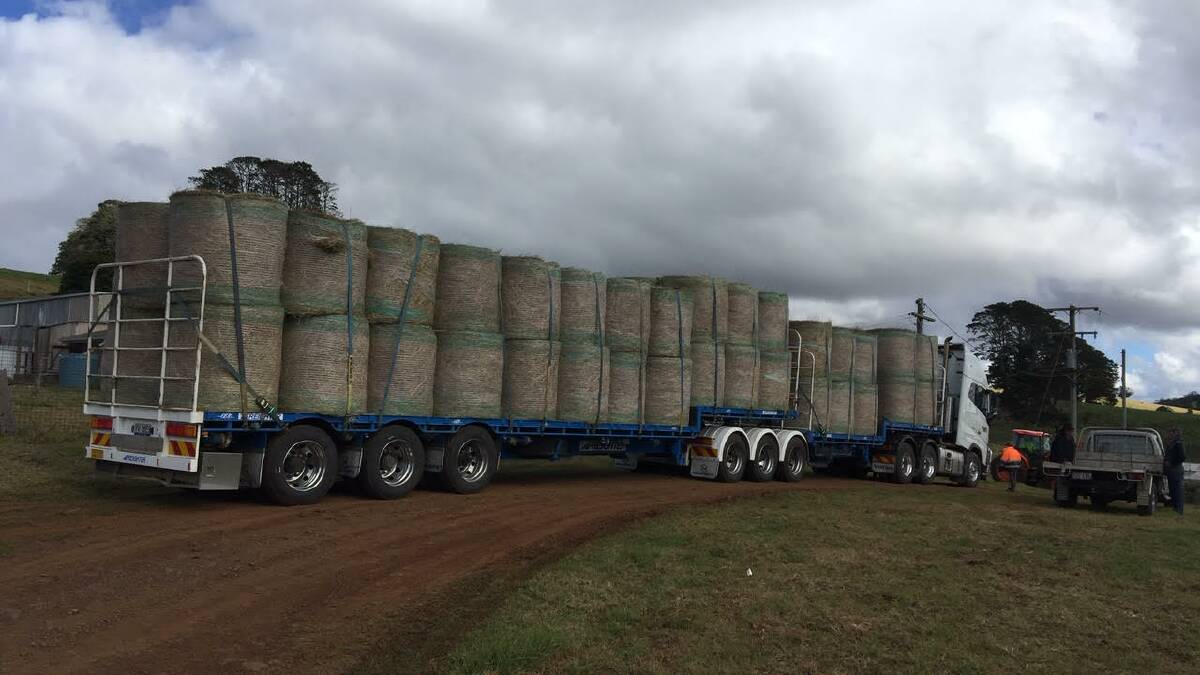 Rural Aid delivers hay to farmers at Killarney, Qld.