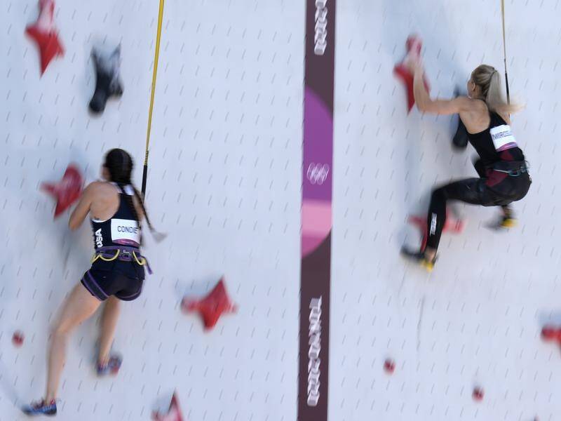 Aleksandra Miroslaw (r) is setting the pace after the first leg of the climbing's Olympic debut.