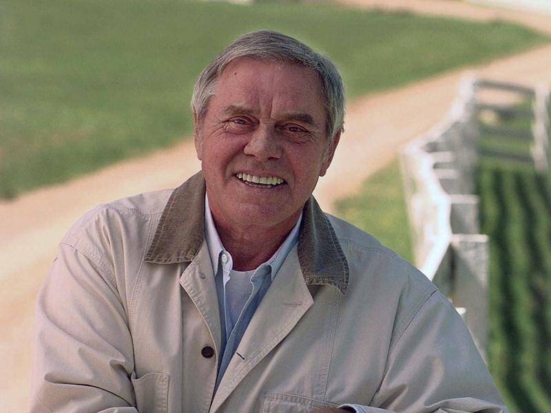 US country singer-songwriter Tom T. Hall has died at his home in Tennessee at 85.