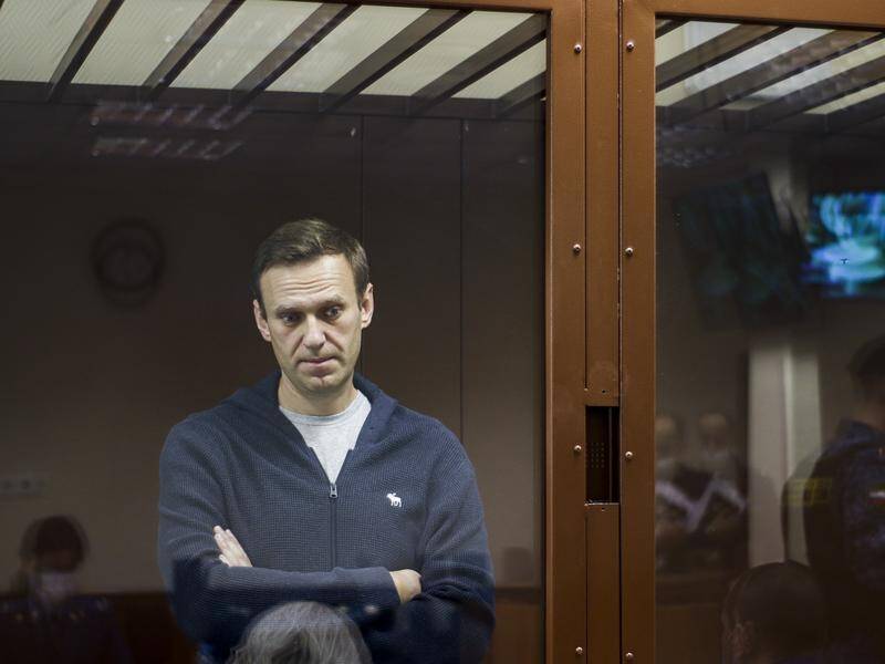 Physician Yaroslav Ashikhmin says Alexei Navalny's health is deteriorating rapidly.