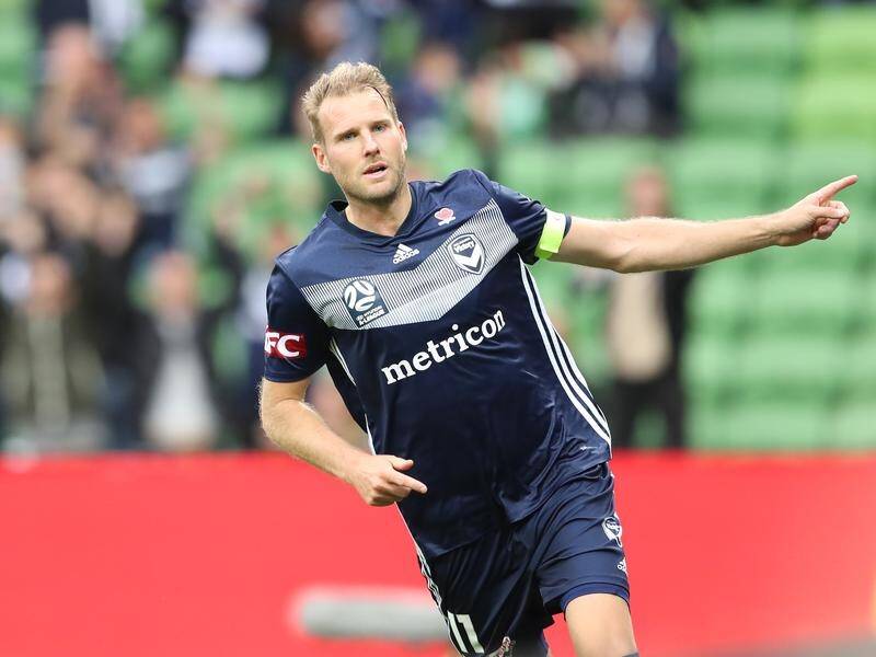 Ola Toivonen netted a superb goal in Melbourne Victory's 1-1 draw with the Phoenix.